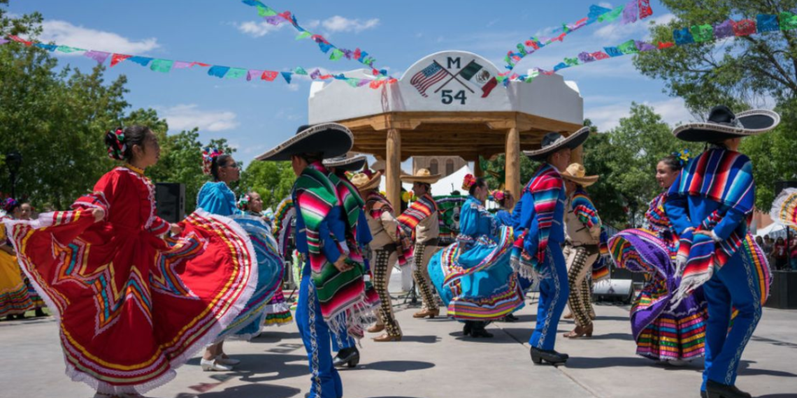 Celebración Del 5 De Mayo En Eu - Regios En México