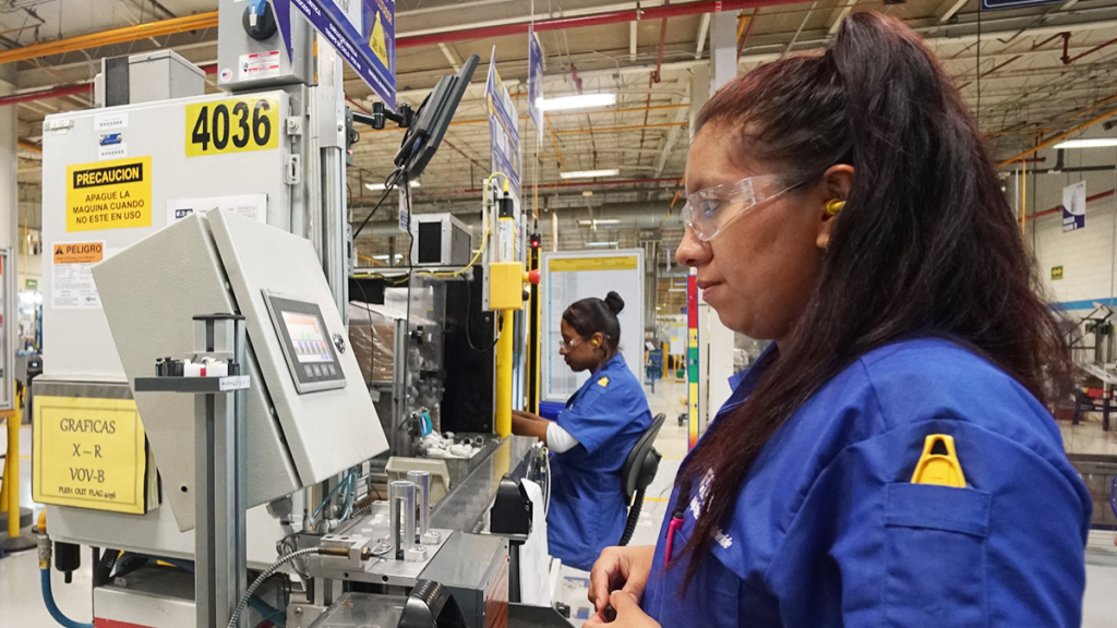 Plantilla 1200px X 675px 33 - Regios En México La Empresa Manufacturera Lidera Los Recortes De Personal En Nl.