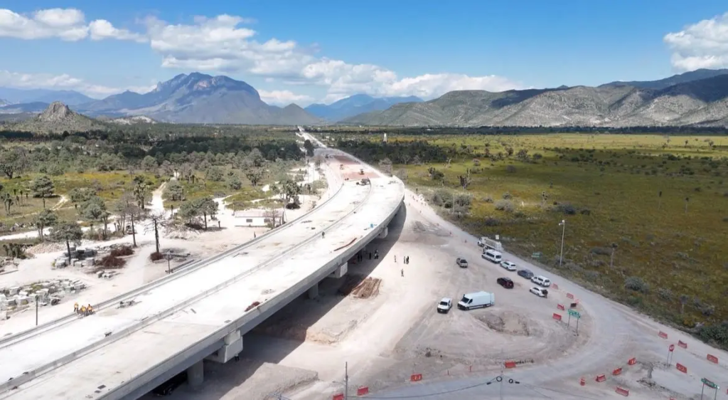 Image - Regios En México La Interserrana Acumula Retrasos, Sobrecostos Y Poca Obra Terminada. El Gobierno Estatal Sigue Sin Dar Resultados Claros En Esta Promesa De Infraestructura.
