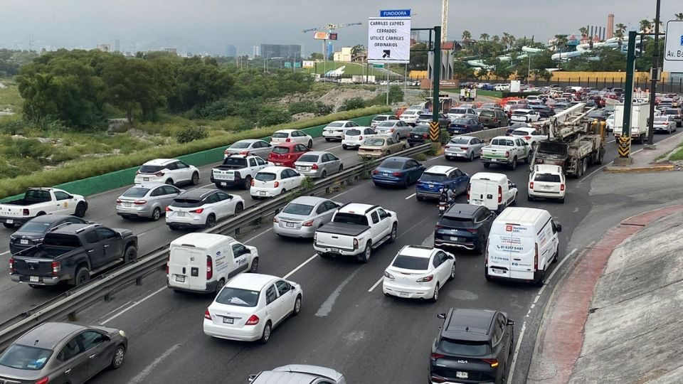 Image - Regios En México El Cierre Del Carril Exprés En Constitución Por Obras De La Línea 6 Del Metro Causó Caos Vial En La Ciudad Afectando Desde Temprano a Miles De Conductores.