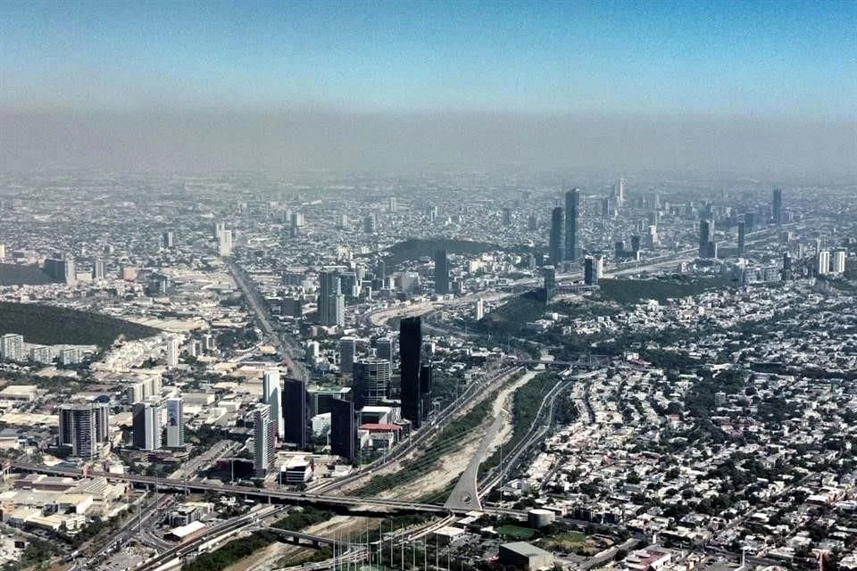 Image - Regios En México La Capa Gris De Contaminación Volvió a Cubrir Nuevo León. Las Partículas Y El Ozono Rebasaron Los Límites, Evidenciando La Mala Calidad Del Aire En La Ciudad.