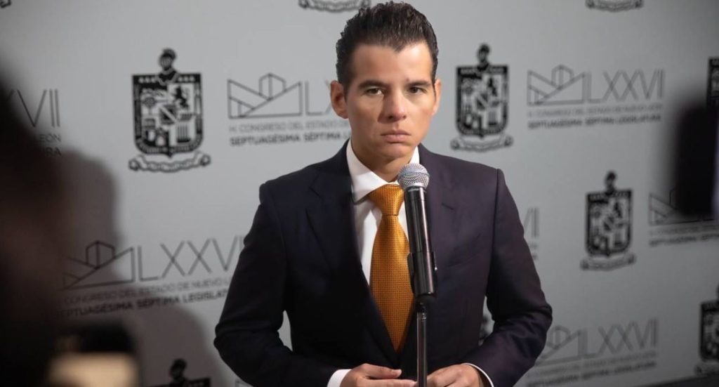 Llama_mike_flores_a_mantener_coordinacion_en_seguridad_2ec7a49f1b - Regios En México Propaganda-electoral-mike-flores-negación-política-de-mike-flores-gremio-artístico-protesta-adela-micha-polémica-electoral-en-nuevo-león