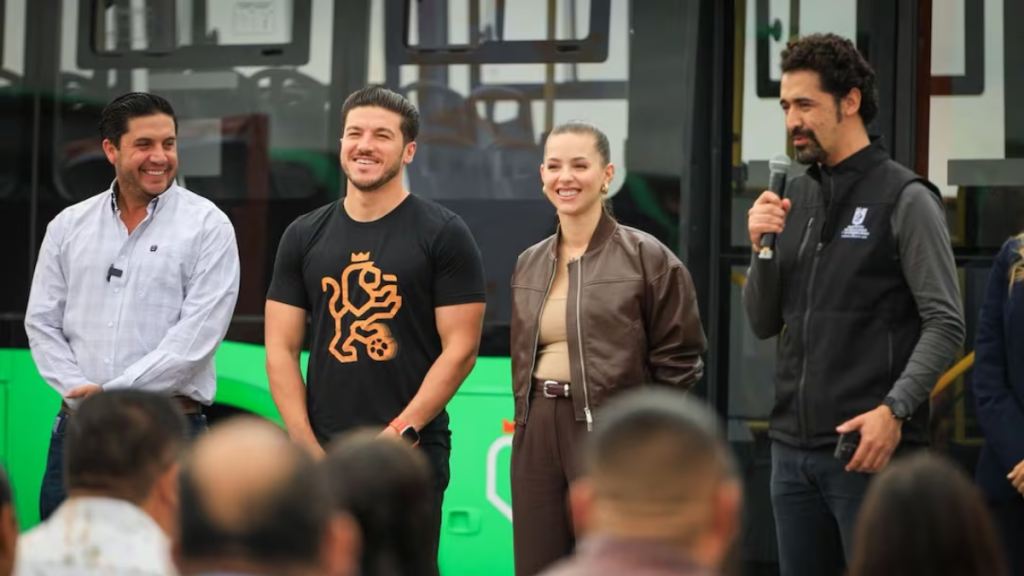 Regios En Mx_ - Regios En México En Un Evento De Camiones Samuel Se Burló De La Seguridad De Otros Estados Cuando La Seguridad De Nuevo León Está En Crisis