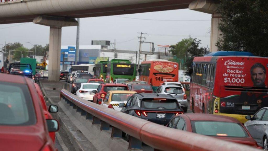 Estacion-de-la-linea-6-en-el-periferico - Regios En México Tráfico Y Caos Vial Debido Al Metro De Samuel - Regios En México