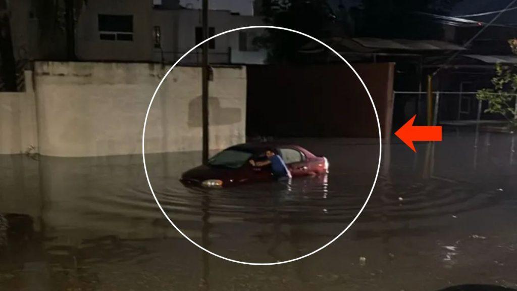 Coches Se Inundan En Nuevo León