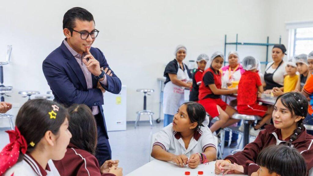 Félix Arratia No Le Paga a Los Talleristas De Nuevo León - Regios En México