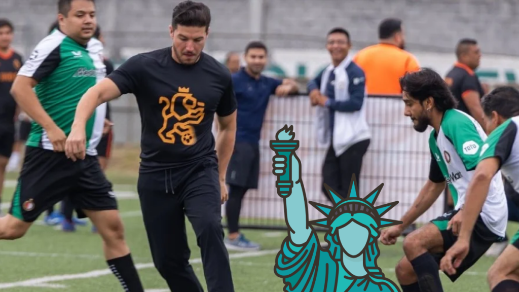 Viaje-de-samuel-garcia-a-nueva-york - Regios En México Soccer Players on a Field with a Stylized Statue of Liberty Graphic Holding a Torch Overlaying the Image in the Foreground. - Regios En México