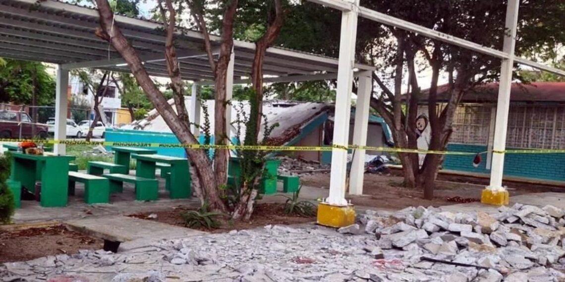Demolición Del Centro De Atención Múltiple - Regios En México Demolición Del Centro De Atención Múltiple - Regios En México