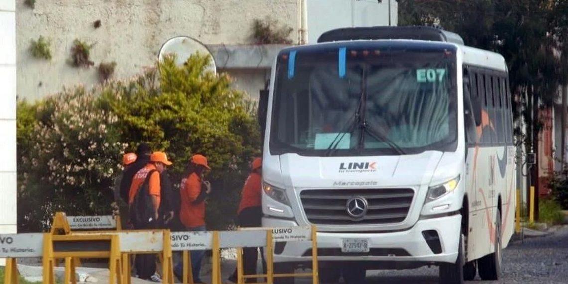 Burócratas obligados a repartir volantes de Movimiento Ciudadano   Regios en México