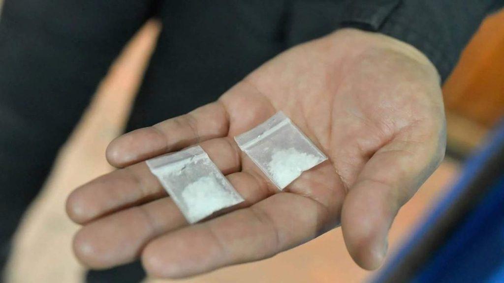 detienen a hombre con cristal en Santiago    Regios en México